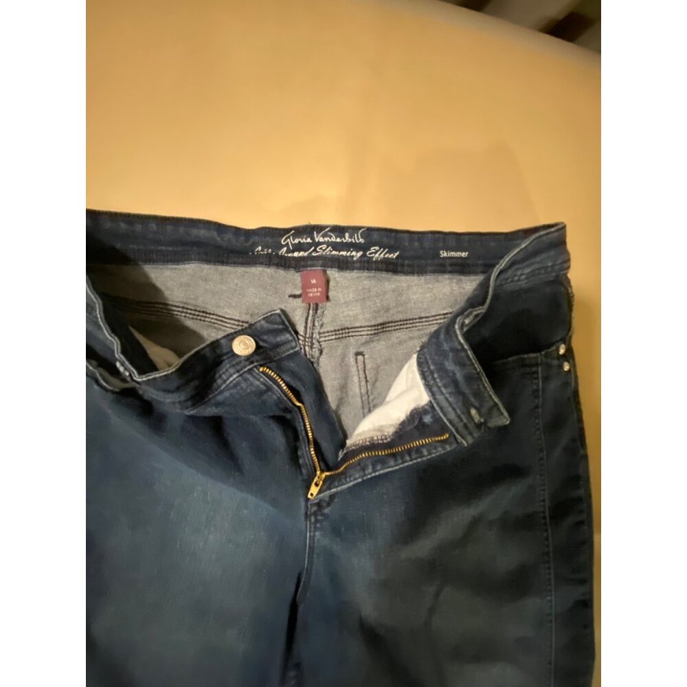Gloria Vanderbilt  Denim Capri Pants Size 14 - Picture 2 of 4